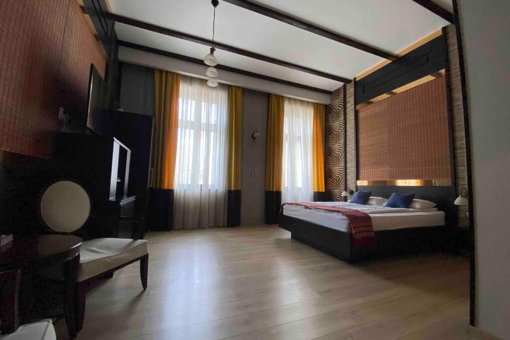 Safari Royal Apartment Oradea Εξωτερικό φωτογραφία